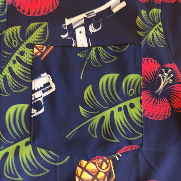 Springfield Armory *NWOT* Men's Summer Hawaiian Print Casual Button Down Shirt - Picture 3 of 7